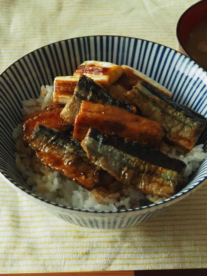 さんまの蒲焼丼