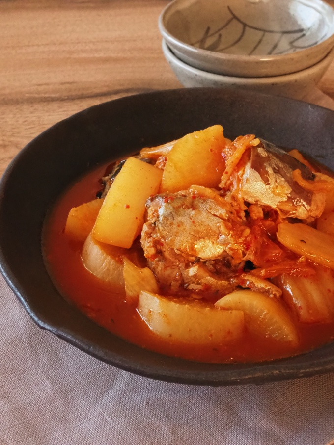 サバ缶と大根のキムチ味噌うま煮