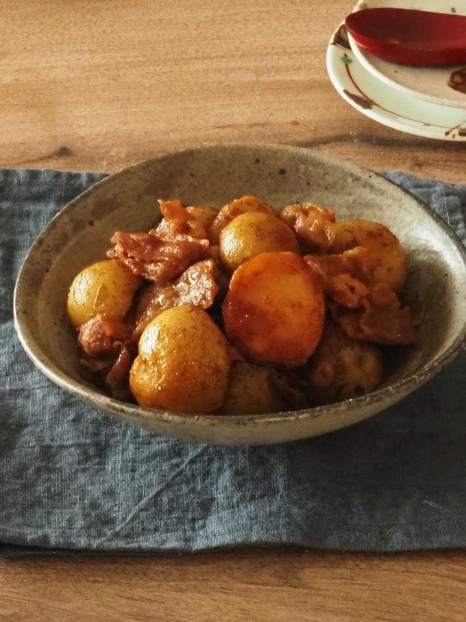 豚とごろごろ新じゃがの炒り煮