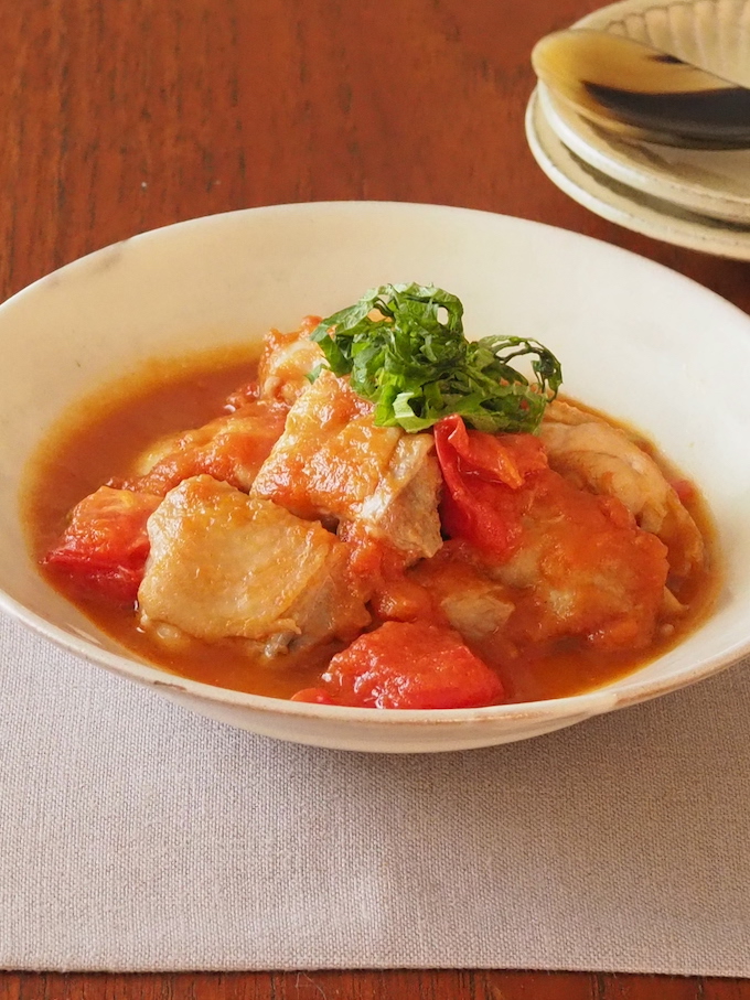 鶏もも肉とトマトのさっぱり煮