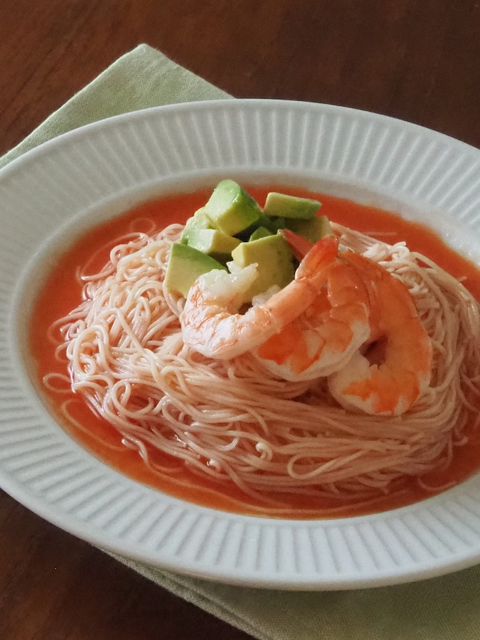 えびとアボカドのカッペリーニ風そうめん