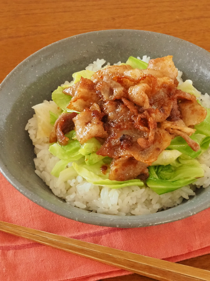 ざくざくキャベツの回鍋肉風丼