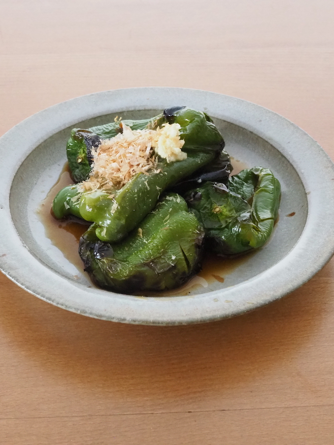 丸ごとピーマンのグリル焼き