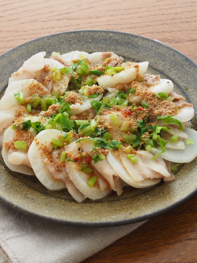 ごま香る豚とかぶのレンジ蒸し