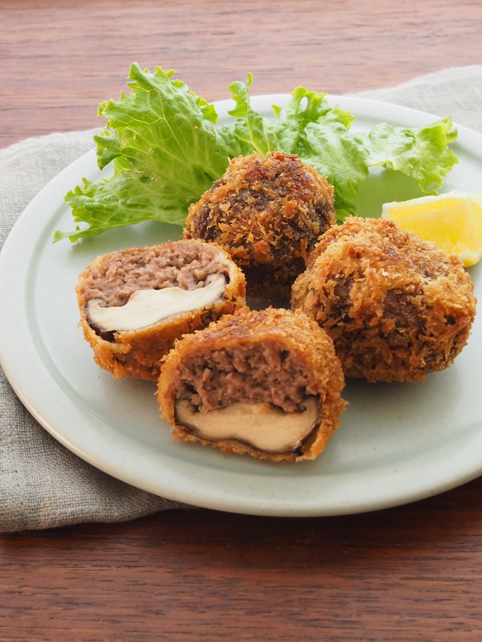 丸ごとしいたけの肉詰めフライ