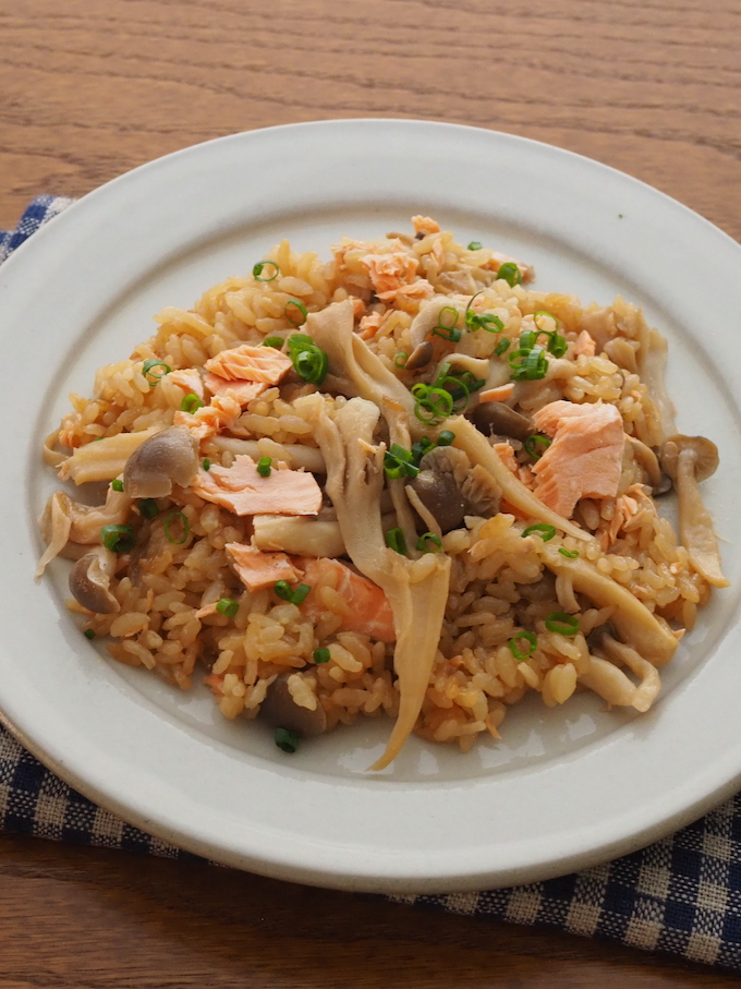 炊飯器でラクラク☆鮭ときのこピラフ