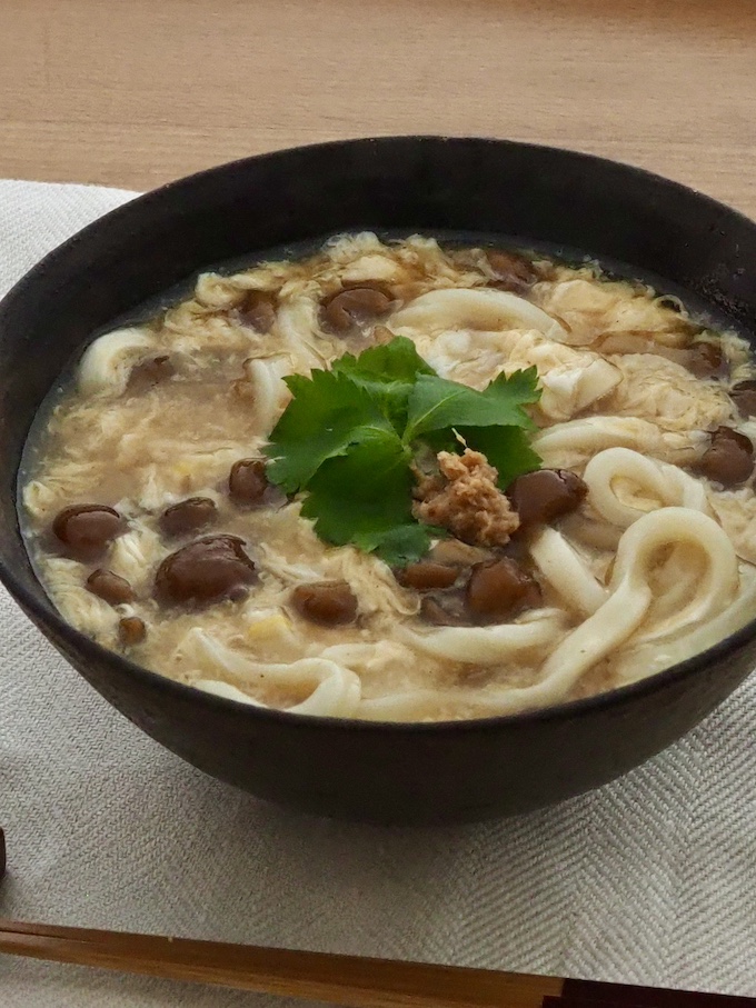 なめこのとろとろ卵とじうどん