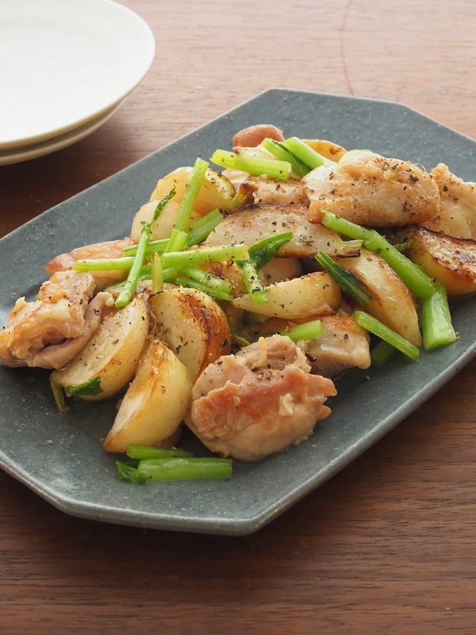 鶏肉とかぶの白だしバター炒め