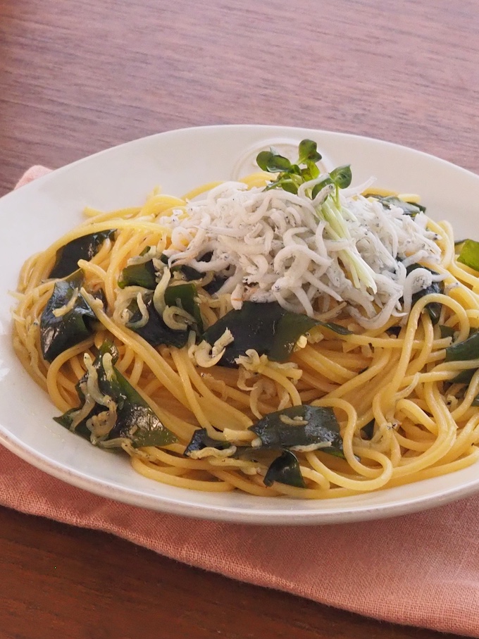 しらすとわかめの柚子こしょうパスタ