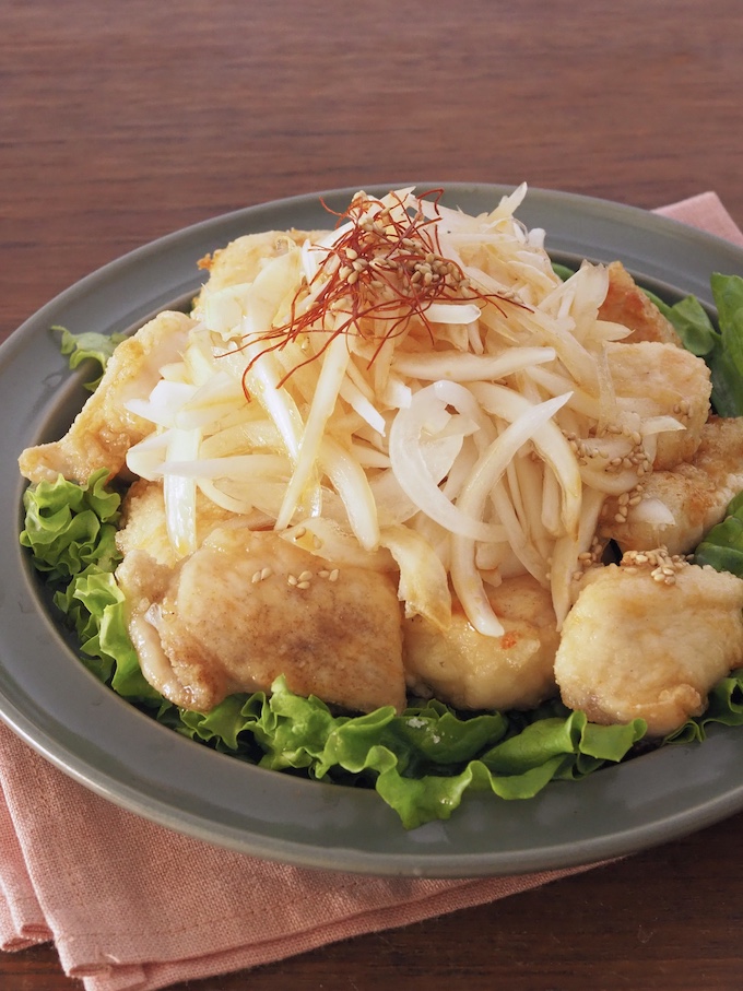 鶏むねの新玉ねぎたっぷり甘酢だれ
