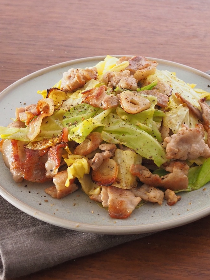 豚とキャベツのにんにくバター炒め