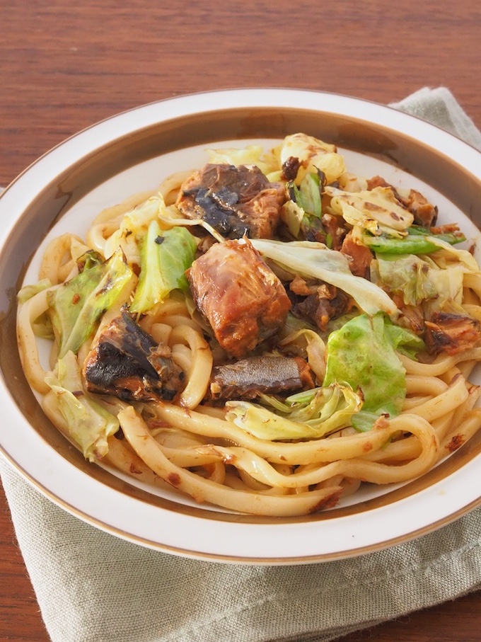 さば缶とキャベツの焼きうどん