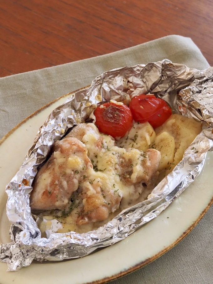 鶏肉とじゃがいものチーズホイル焼き