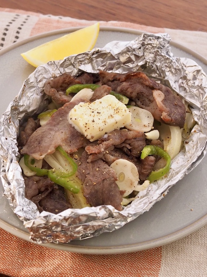 牛肉と玉ねぎのにんにくバターホイル焼き