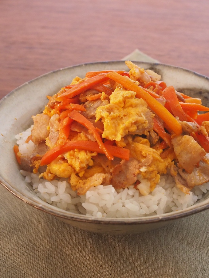 こくウマ！にんじんしりしり丼
