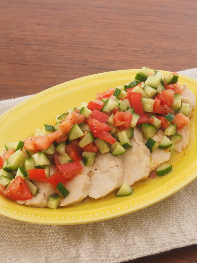 鶏むねのレンジ蒸し 夏野菜ざくざくだれ