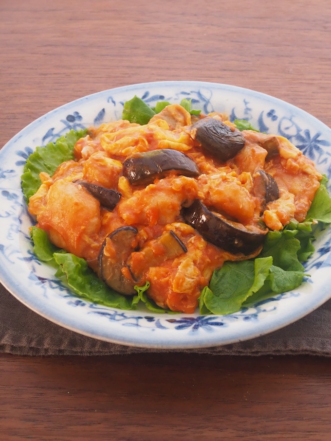 鶏肉となすのトロたまチリソース