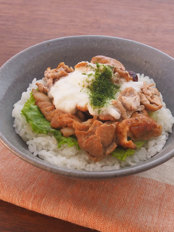 豚肉のとろとろ山かけ丼