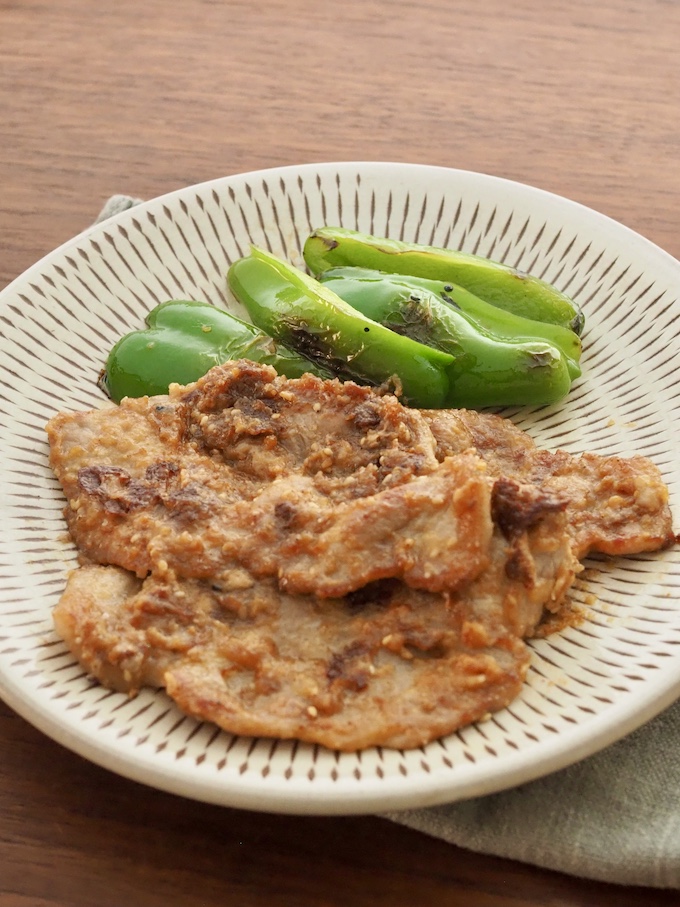 豚肉のごまにんにく味噌照り焼き