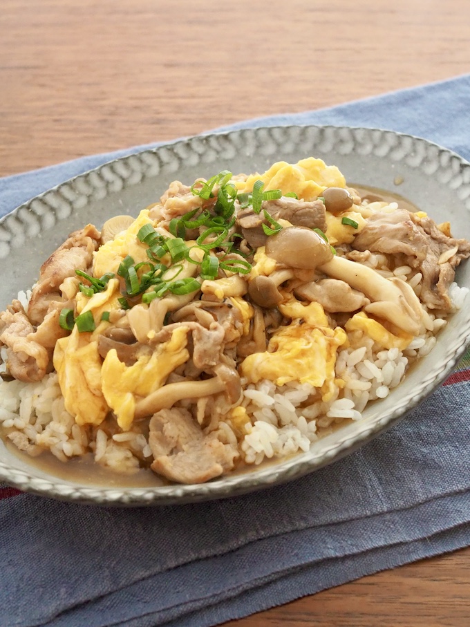 豚ときのこのトロトロ卵あんかけ丼