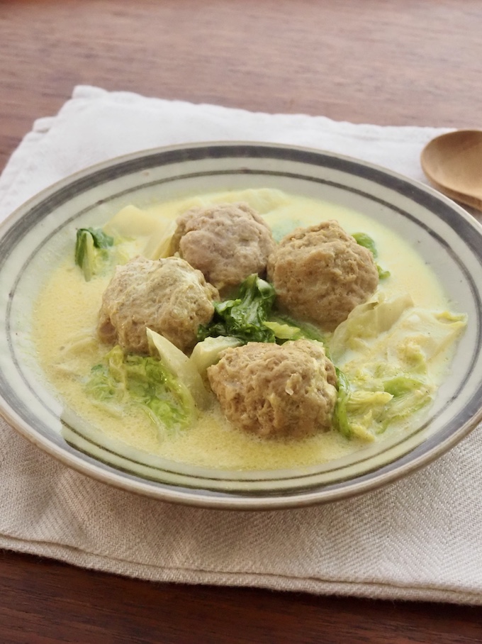 白菜とミートボールの豆乳カレー煮込み