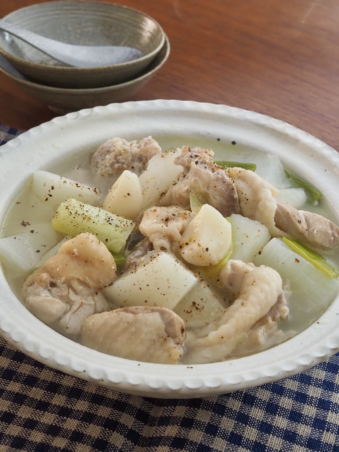 にんにく丸ごと！大根と鶏肉のスープ煮