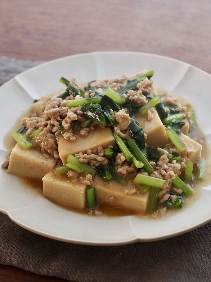 高野豆腐の小松菜そぼろあんかけ