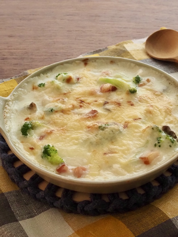 ブロッコリーとブロックベーコンのグラタン