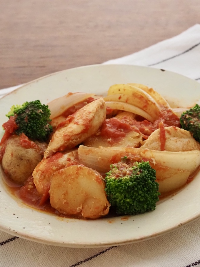 鶏むねと春野菜のトマトみそ煮こみ