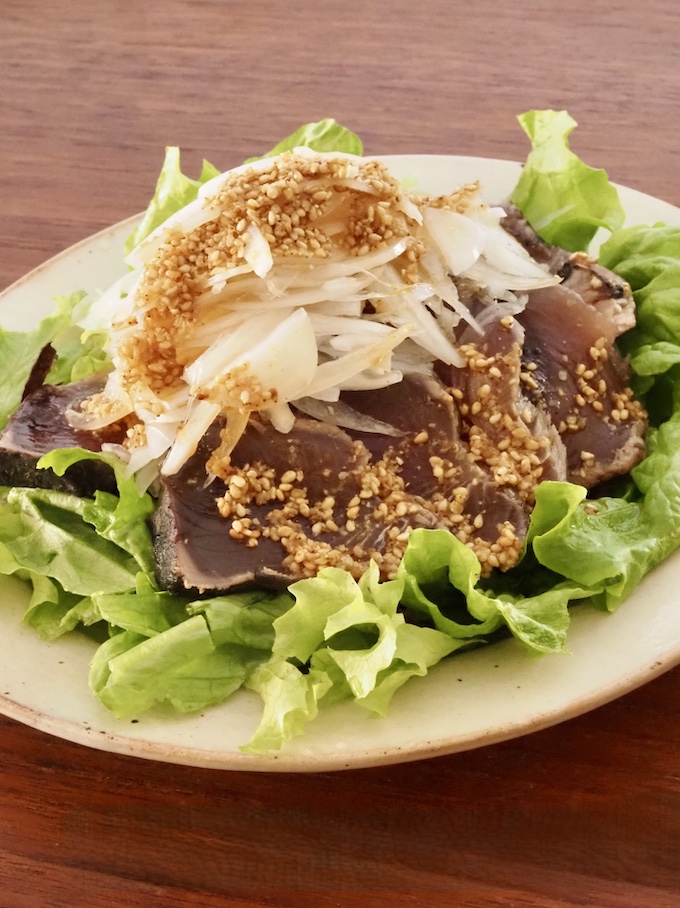 かつおと新玉ねぎのサラダ仕立て