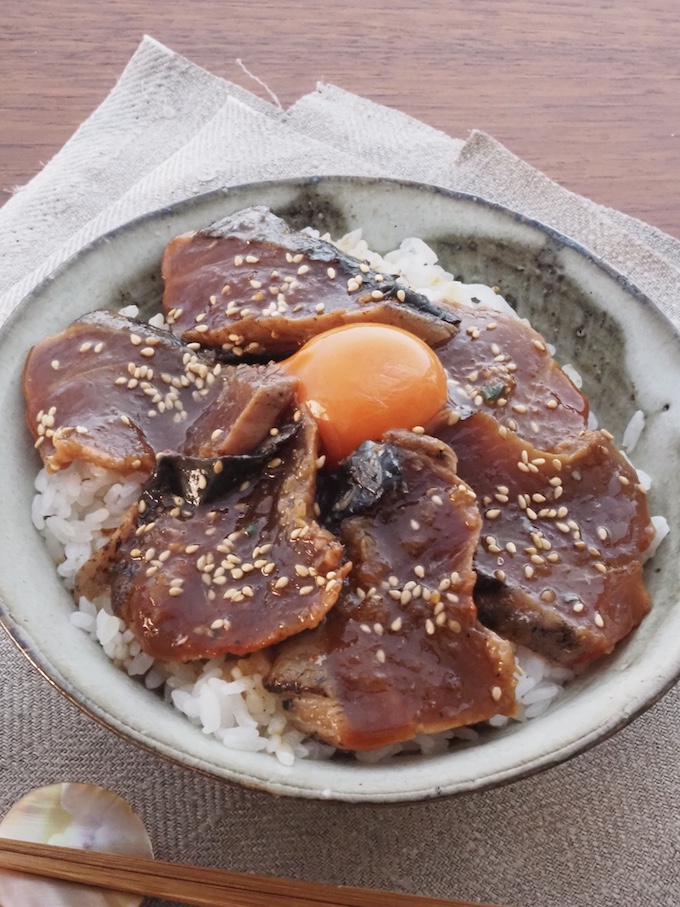 かつおのユッケ風丼
