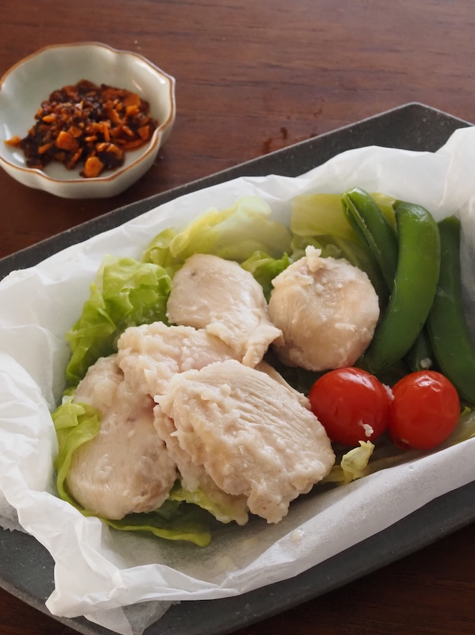 塩麹チキンと野菜の包み蒸し