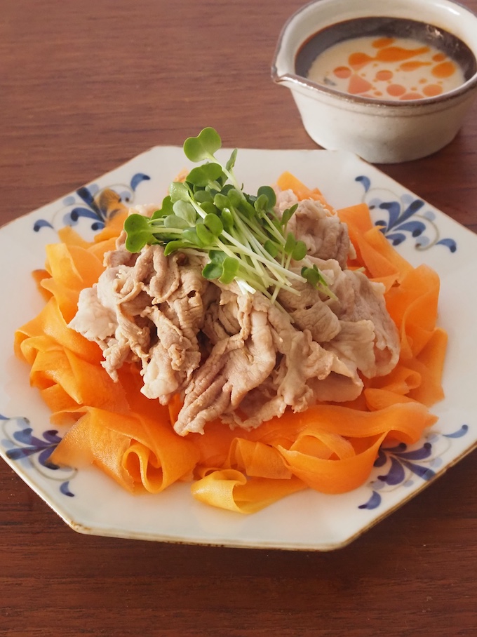 豚とひらひらにんじんのしゃぶしゃぶ