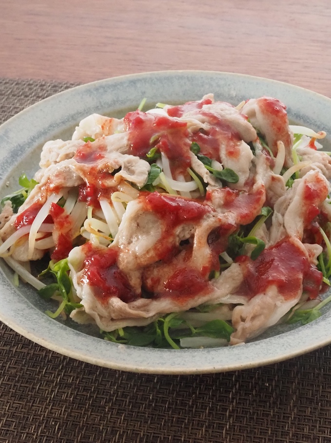 レンジで豚バラもやし梅ドレッシング