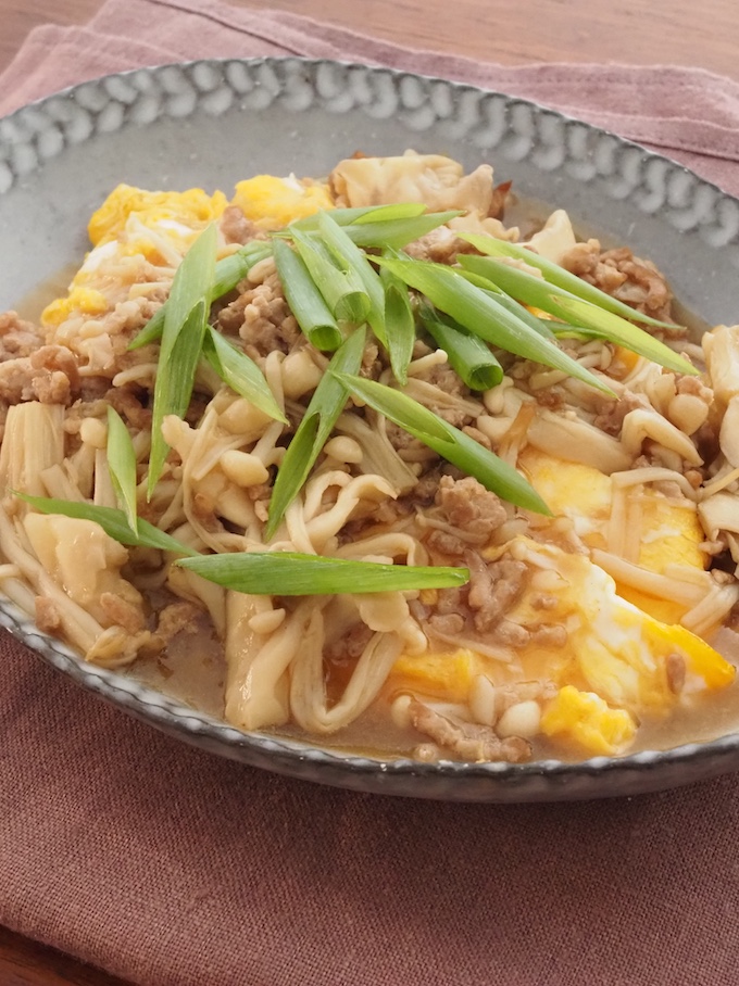 ふわとろ卵のひき肉きのこあんかけ