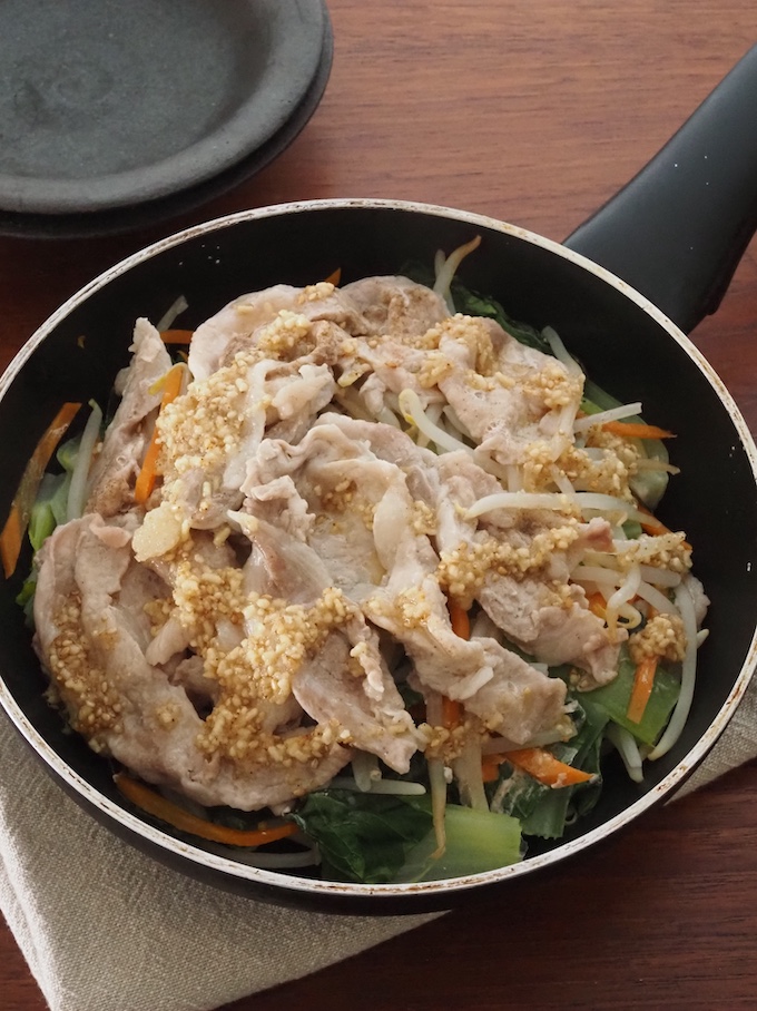豚と野菜のたっぷりナムル風蒸し