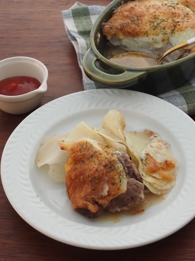 じゃがいもとひき肉のオーブン焼き