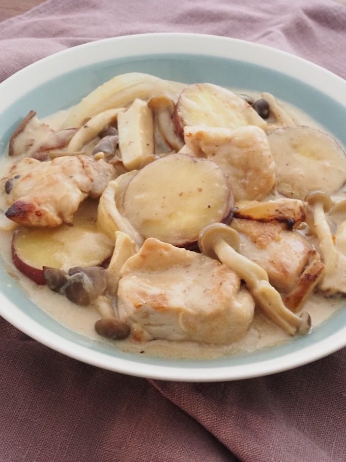 鶏肉とさつまいもの豆乳みそクリーム煮