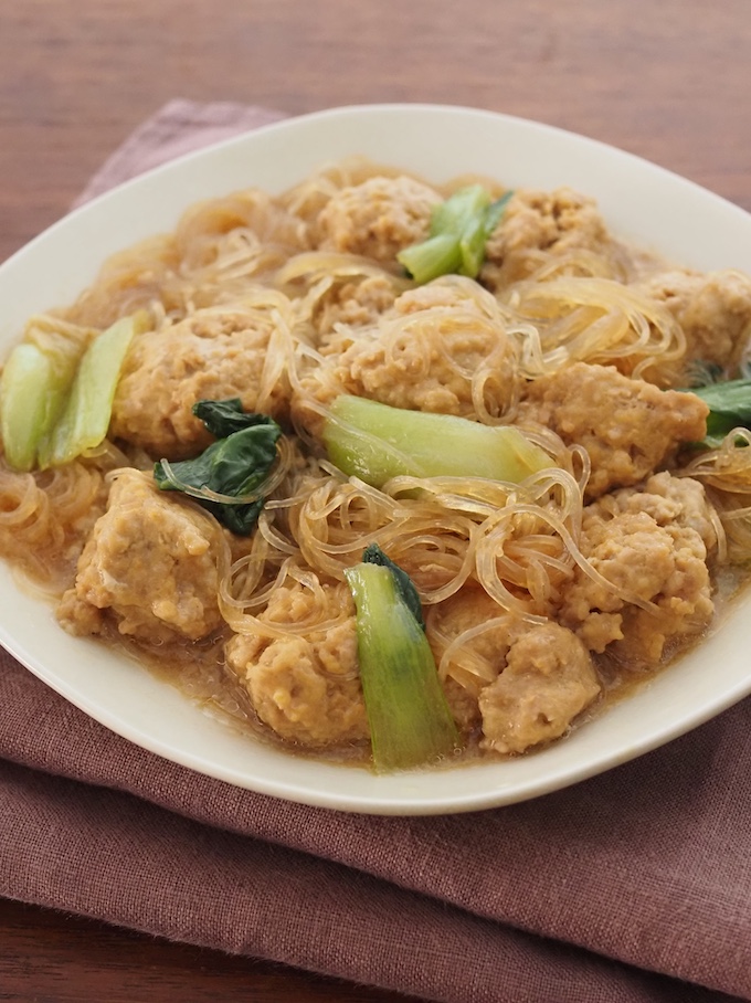 チンゲン菜と肉団子の春雨煮